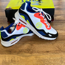 Load image into Gallery viewer, UK size 5 trainers
