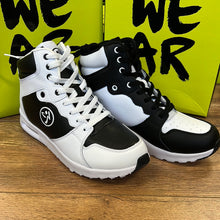 Load image into Gallery viewer, UK size 6 trainers