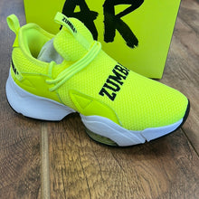 Load image into Gallery viewer, UK size 4 trainers
