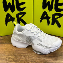 Load image into Gallery viewer, UK size 4 trainers