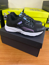 Load image into Gallery viewer, UK size 5 trainers