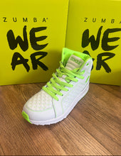 Load image into Gallery viewer, UK size 4 trainers