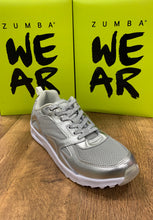 Load image into Gallery viewer, UK size 4 trainers