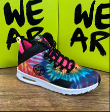 Load image into Gallery viewer, UK size 6 trainers