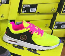 Load image into Gallery viewer, UK size 5 trainers