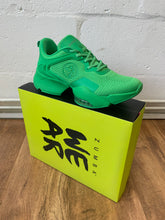 Load image into Gallery viewer, UK size 4 trainers