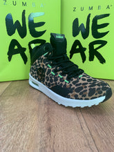 Load image into Gallery viewer, UK size 3.5 trainers