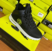 Load image into Gallery viewer, UK size 5 trainers