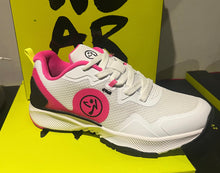 Load image into Gallery viewer, UK size 5 trainers