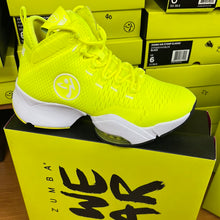 Load image into Gallery viewer, UK size 4 trainers