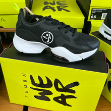 Load image into Gallery viewer, UK size 3.5 trainers