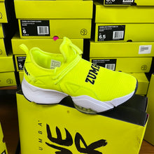 Load image into Gallery viewer, UK size 6 trainers