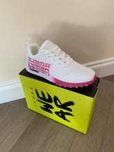Load image into Gallery viewer, UK size 5.5 trainers
