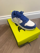 Load image into Gallery viewer, UK size 7 trainers
