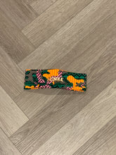 Load image into Gallery viewer, Zumba twist front head band
