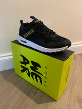 Load image into Gallery viewer, UK size 7.5 trainers

