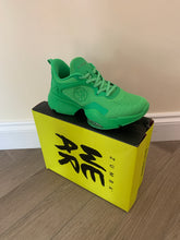 Load image into Gallery viewer, UK size 4 trainers
