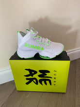 Load image into Gallery viewer, UK size 6 trainers
