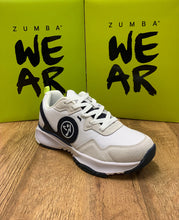Load image into Gallery viewer, UK size 7 trainers
