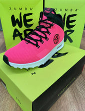 Load image into Gallery viewer, UK size 7.5 trainers
